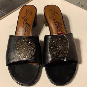 Women’s slip on shoe with beautiful details